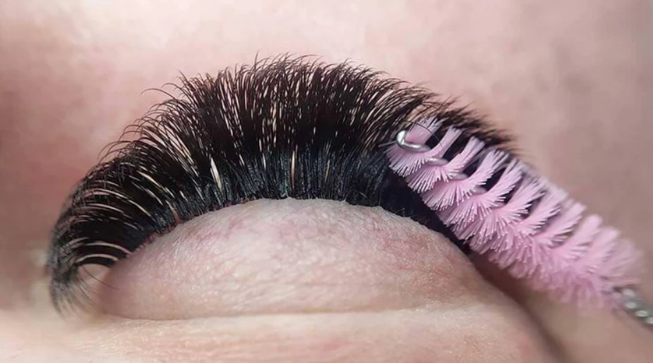 What Are Lash Clusters